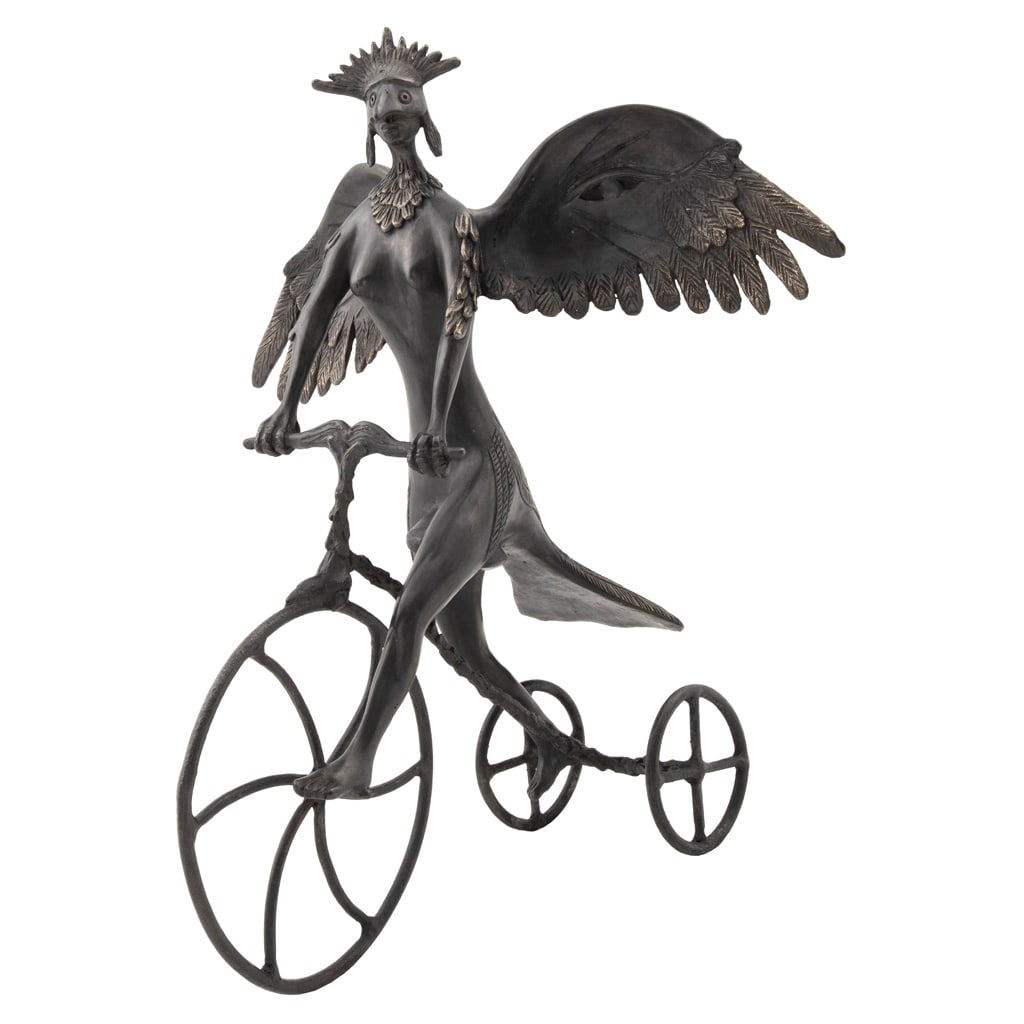 ALEJANDRO VELASCO. Hera. Firmada y fechada 2016. Escultura en bronce 41 / 56. 52 x 37.5 x 42 cm. Con: ALEJANDRO VELASCO(Ciudad de México, 1959 - ) Hera Firmada y fechada 2016Escultura en bronce 41 / 56Con certificado de autenticidad de Fundición Artística Velasco, junio de 2026.La versión monument