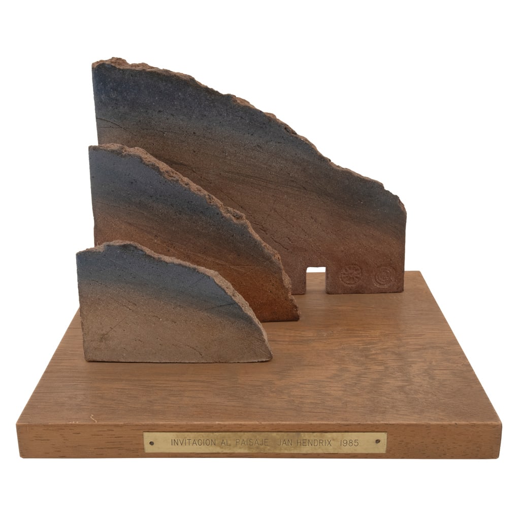 JAN HENDRIX. Invitación al paisaje, 1985. Sin firma. Con placa del artista. Escultura en barro (1 of 5)