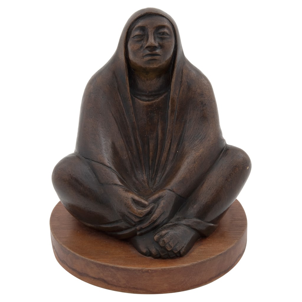 FIDENCIO CASTILLO. Sin título. Firmada. Escultura en bronce sin número de tiraje en base de: FIDENCIO CASTILLO(Jalisco, 1907 - Ciudad de México, 1993) Sin título FirmadaEscultura en bronce sin número de tiraje en base de madera20 x 17 x 17 cm medidas totales con base