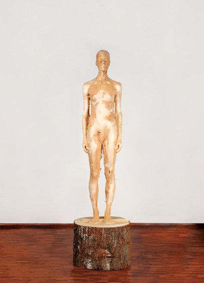 ARON DEMETZ, Il Raccolto (La Cosecha), 2011, Escultura: ARON DEMETZ, Il Raccolto (La Cosecha), 2011, Escultura tallada en madera de Árbol de tilo, 210 x 70 x 70 cm, Con certificado.
