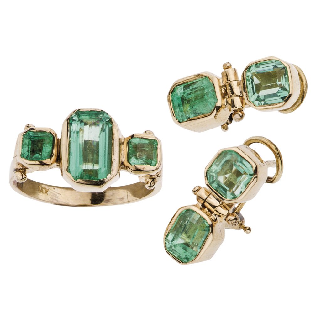 JUEGO DE ANILLO Y PAR DE ARETES CON ESMERALDA EN ORO (1 of 1)