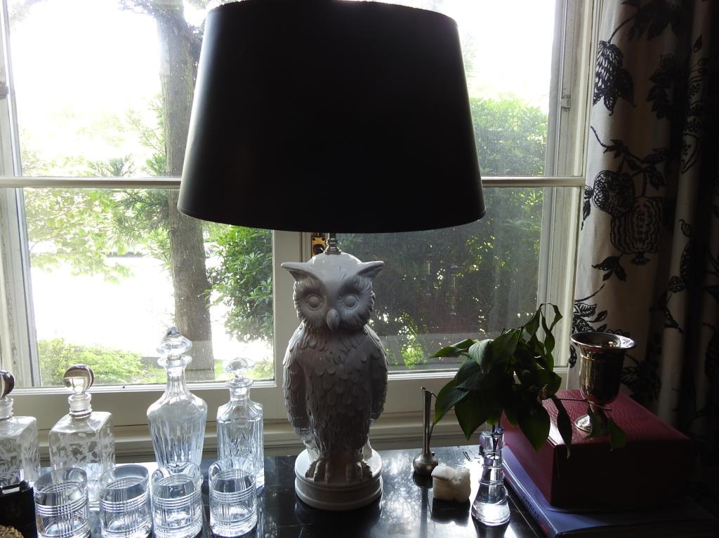 Italian Pottery Owl Lamp: Italian pottery owl lamp in good condition. Measurements are 34"x18".