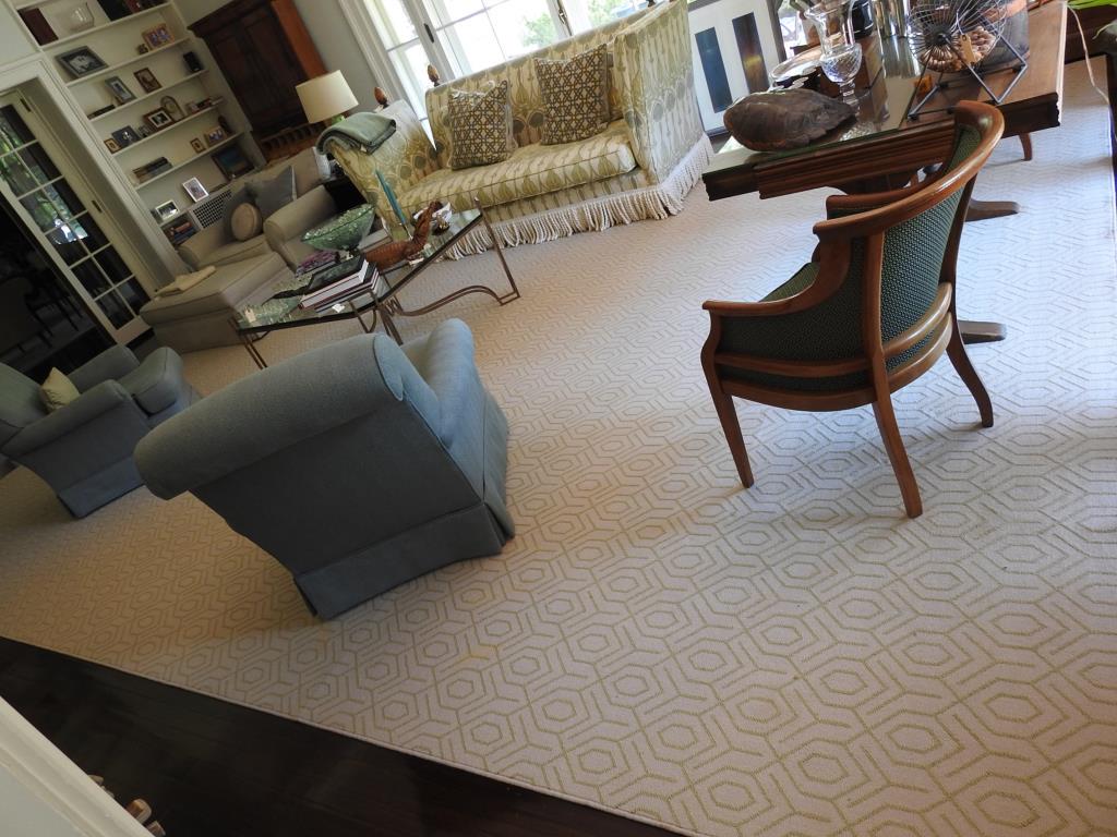 Large contemporary Rug (1 of 2)