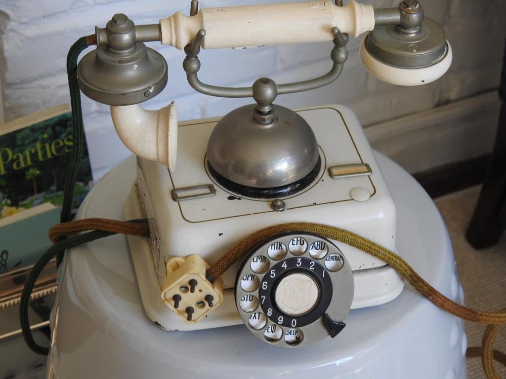 Antique Phone (1 of 3)