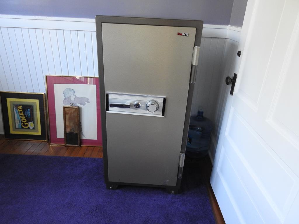 Fire King Safe (1 of 4)