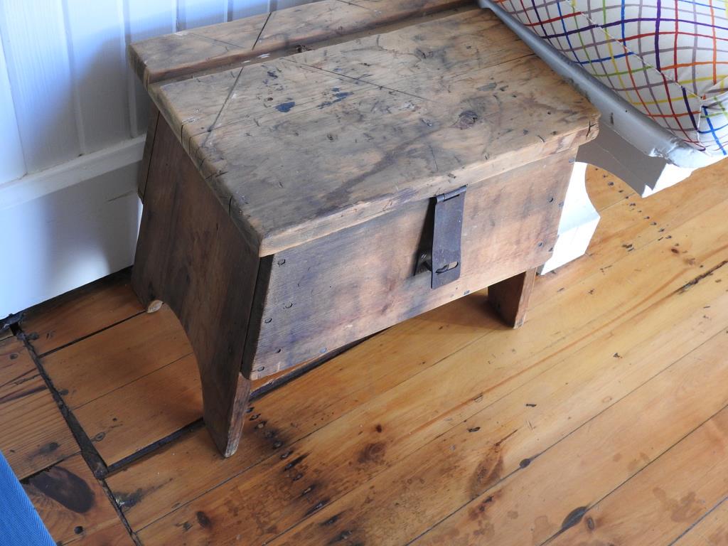 Primitive Box (1 of 2)