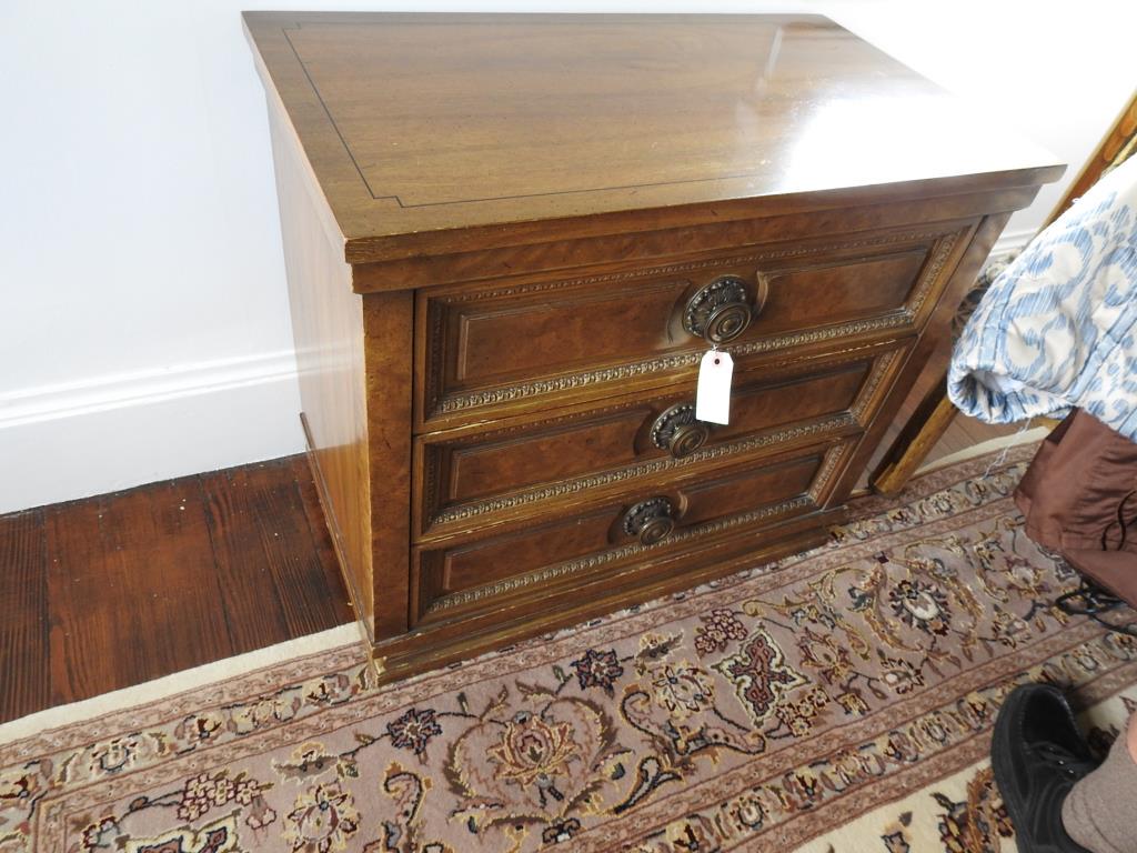 Pair Of Neo Classical Style Nightstands: Pair of neo classical style American of Martinsville nightstands. Nightstands have some wear to finish, otherwise, are in good condition. Measurements are 25"x28"x16".
