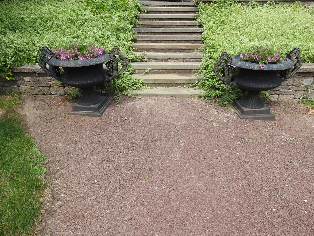 Pair Of Victorian Style Garden Planters (1 of 3)