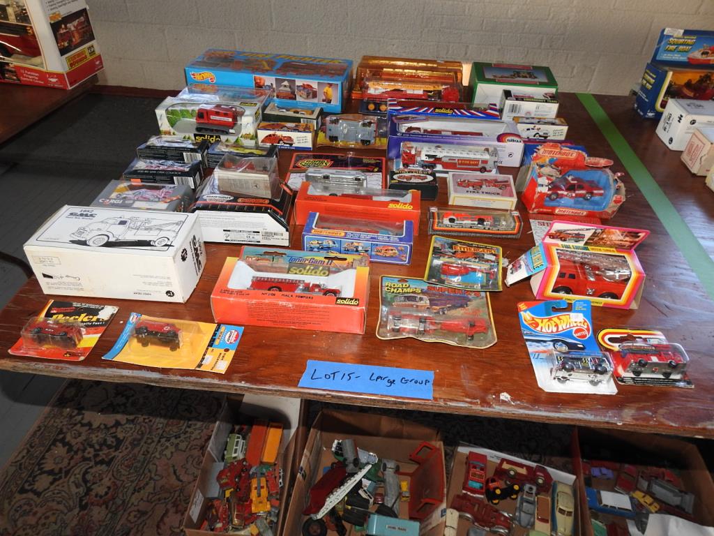 LARGE GROUP OF TOYS (1 of 7)