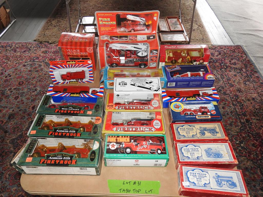 LARGE GROUP OF FIRE ENGINE TOYS (1 of 7)