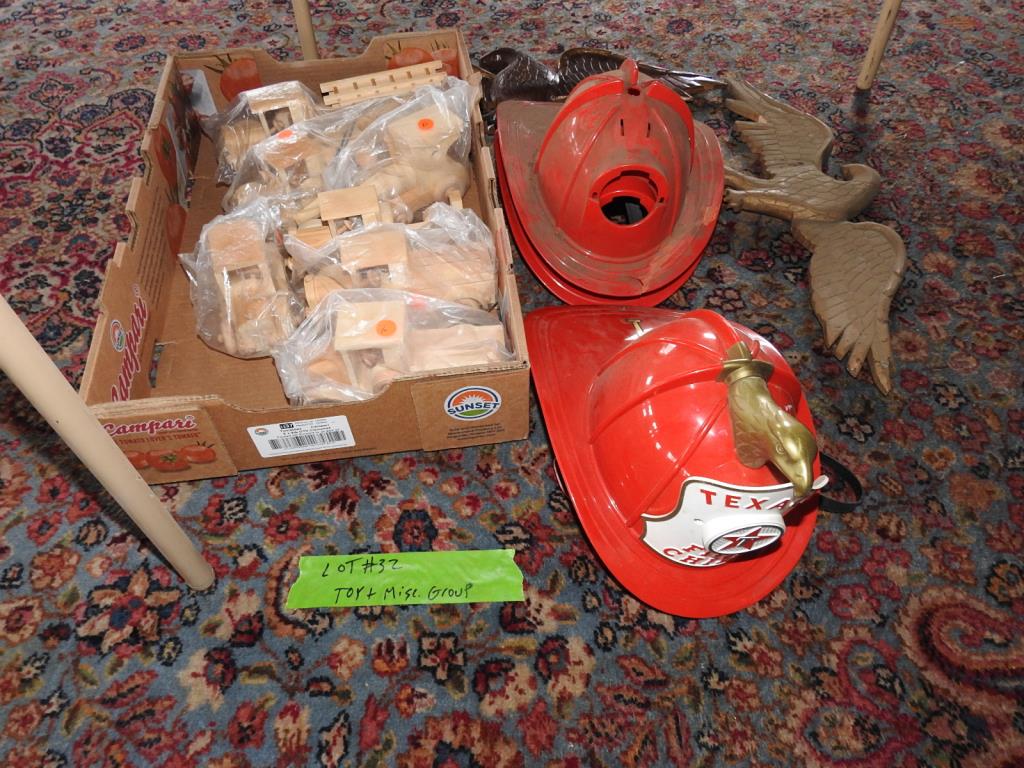 TEXACO TOYS AND ACCESSORIES (1 of 6)