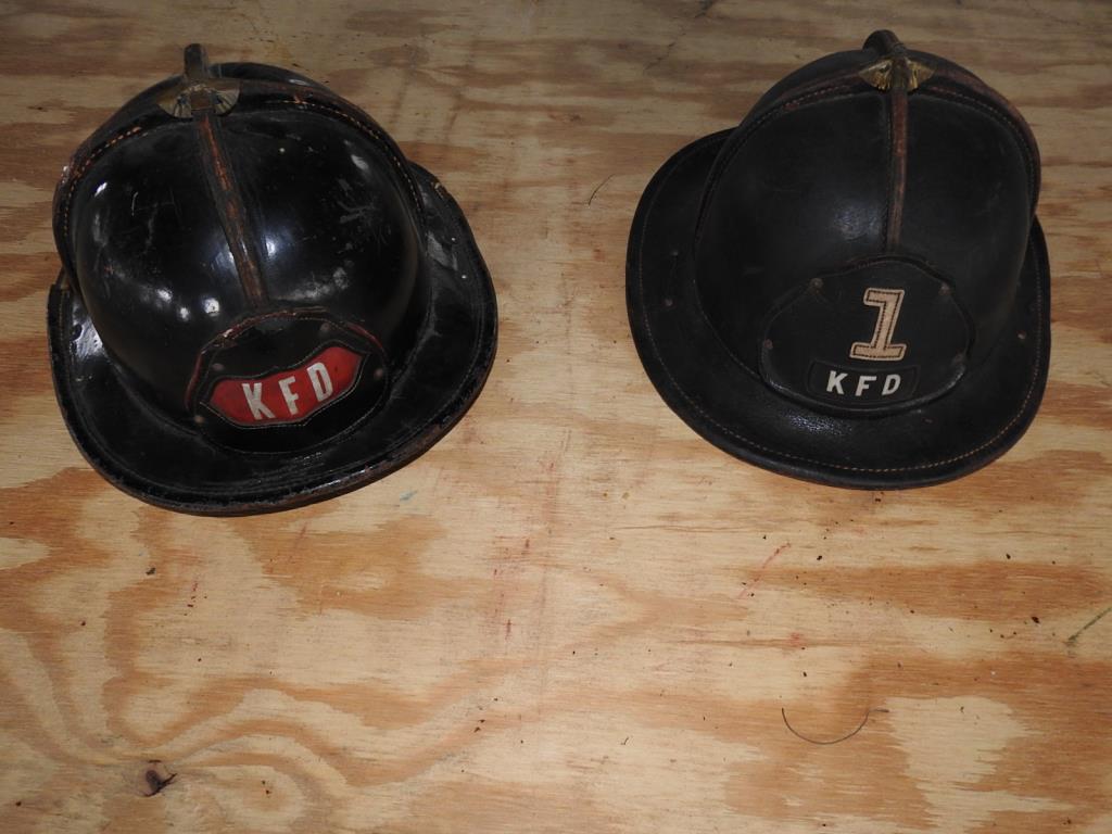 2 FIRE HELMETS BLACK (1 of 6)