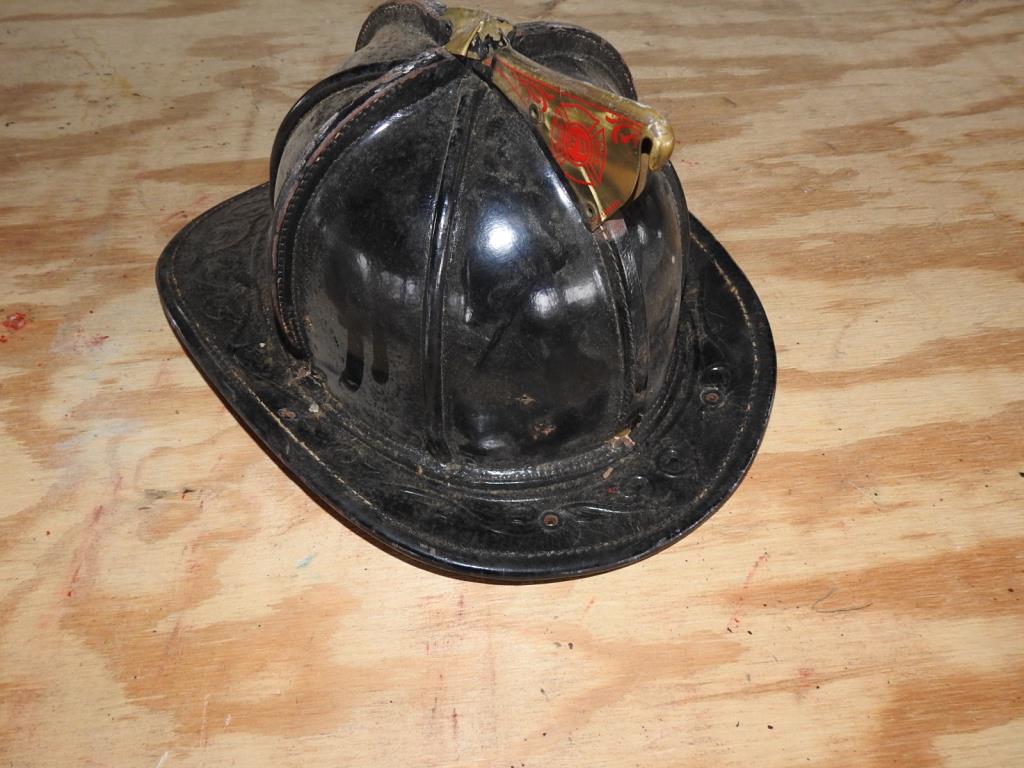1 FIRE HELMET BLACK (1 of 4)