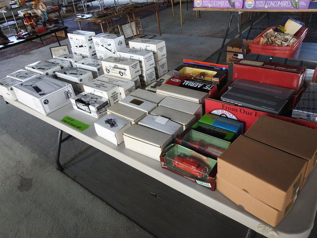 TABLE TOP BOXED TOY GROUP (1 of 3)