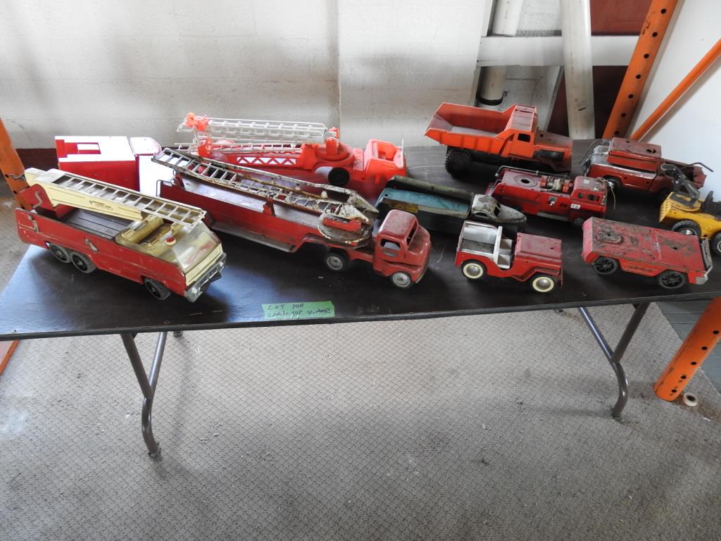 TABLE TOP VINTAGE TOYS (1 of 3)