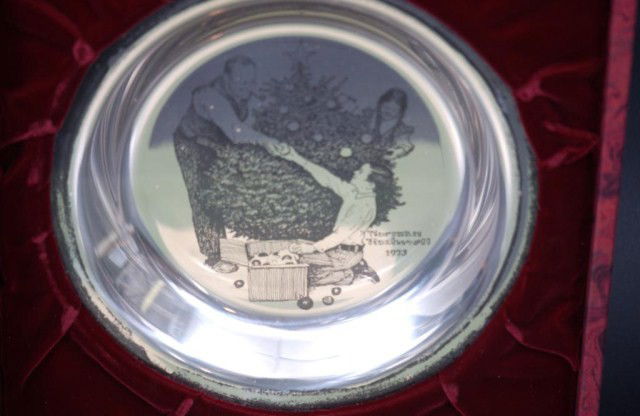1 Franklin Mint SS Christmas Plate: 1 Franklin Mint Sterling Silver 1973 Norman Rockwell Christmas Plate. Sealed in the original box.