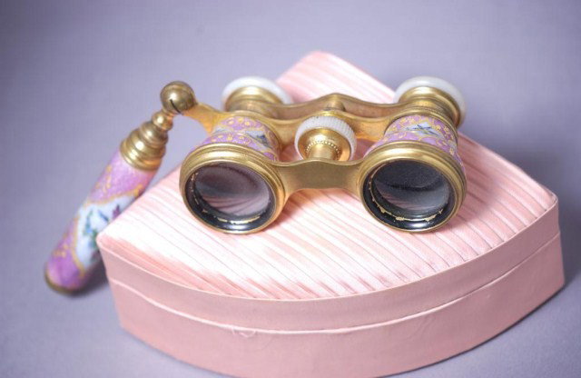 Enameled Opera Glasses: Enameled Opera Glasses with mother of pearl mounts, signed "Verdi Paris", very good condition