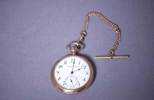 Paul Ditisheim 14K Pocket Watch: Paul Ditisheim "Maker to the U. S. Navy, 14K gold, open case Pocket Watch with 14K gold chain, 21 jewels, engraved on the back, not working.
