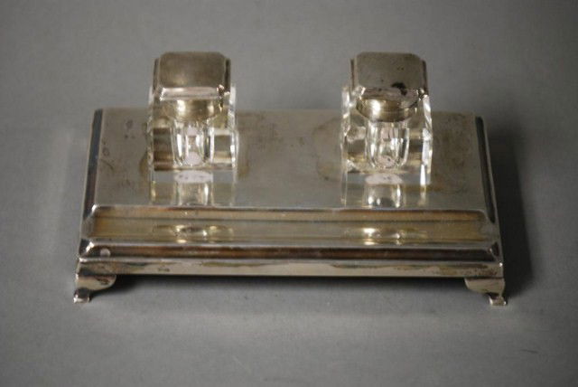 SS ENGLISH HALLMARKED INK STAND: Sterling Silver English Hallmarked Ink Stand, crystal inkwells with sterling tops, some chips on bottles and dents on lids, Birmingham 1909 Mappin & Webb. 10.65 TO.