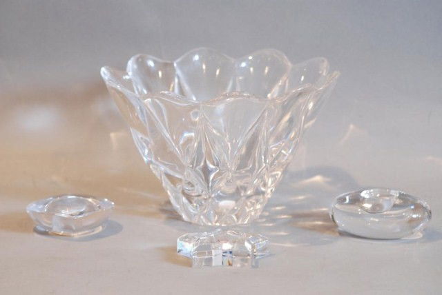 4-PC. ORREFORS CRYSTAL GROUP: 1-Daisy Bowl, 7 1/2"h x 11 1/2"diameter, 1-Heart shape Paperweight Frame, 4" x 4", 1-Star shape Paperweight, 4" x 4", 1-Oval Candlestick Base, 5" x 3". All in good condition.
