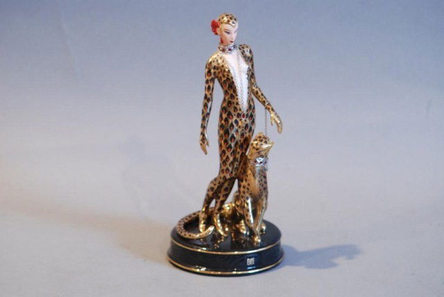 HOUSE OF ERTE PROCELAIN STATUE "LEOPARD": Hand painted, 9"h x 4"d. In good condition.