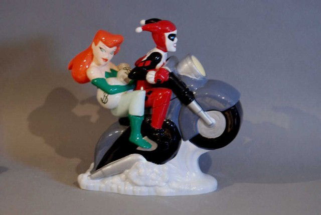 BATMAN POISON IVY HARLEY COOKIE JAR: 1999 D. C. comics, 14"h x 15"w x 6"d. In good condition.