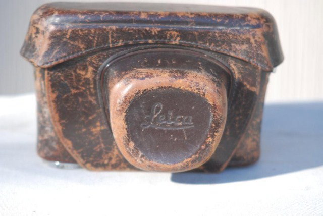 VINTAGE LEICA 35MM CAMERA,LEITZ CANADA LENS: Leica DBP, M2-1012524 on lens, Leitz Canada 1777021, Summilux 1:1.4/35, with brown leather case.