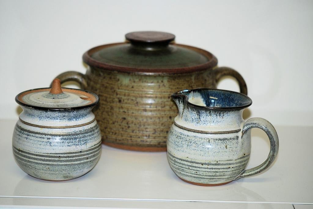 Raymond Gallucci Casserole, Creamer & Sugar: Raymond Gallucci Casserole, Creamer & Sugar Raymond Gallucci (Allentown, PA 1923-2004 known for sculpture & design) signed contemporary studio pottery 5 ½" x 11 ½" double handle covered casserole di