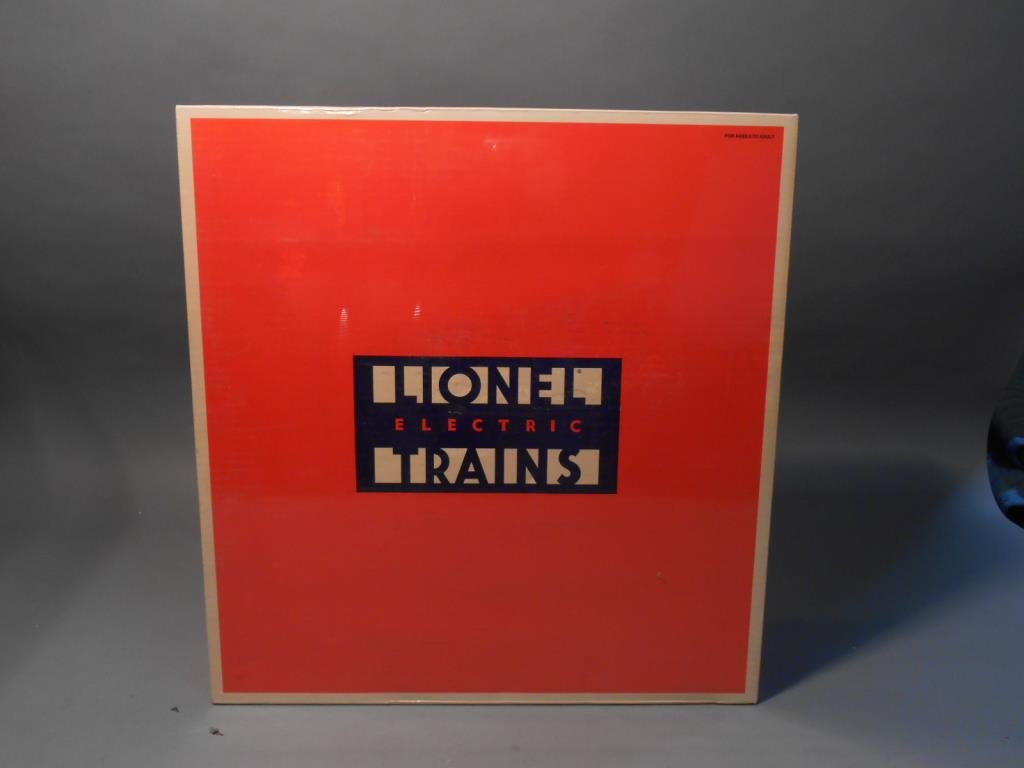 Lionel Great Northern Units: Lionel modern era O gauge #11724 Great Northern F-3 A-B-A diesel locomotive set. Comes factory sealed in its original box.