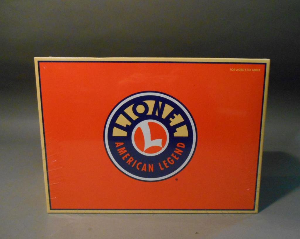 Lionel 6464 Series Boxcars: Lionel modern era O gauge #29289 "6464" series IX boxcar set of 3 includes: #6464-650 Rio Grande, #6464-700 Santa Fe & #6464-725 New Haven. Comes factory sealed in its original box.