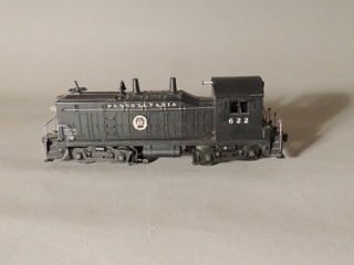 Lionel A.T. & S.F. Switcher: Lionel postwar O gauge #622 A.T. & S.F. NW-2 diesel switcher.