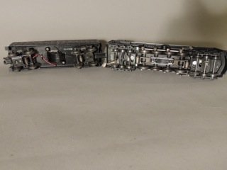 Lionel Locomotive & Tender: Lionel postwar O gauge #682 Pennsylvania steam turbine locomotive & 2046W tender.