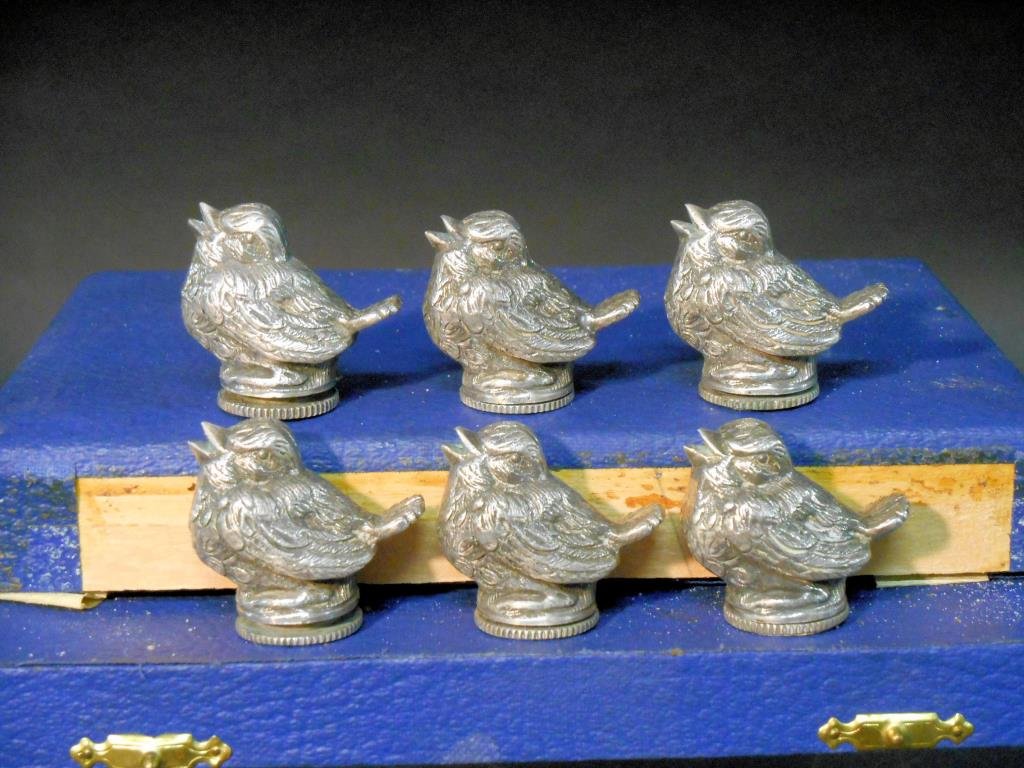 Italian 800 Silver Salt & Pepper Shakers: Six vintage Italian 800 silver bird form 1” (h) x 1 ¼” (l) salt & pepper shakers with original box, shakers (except 1) have sticker on base “ U Sandona Treviso”, box marked “U.Sandona VIA C