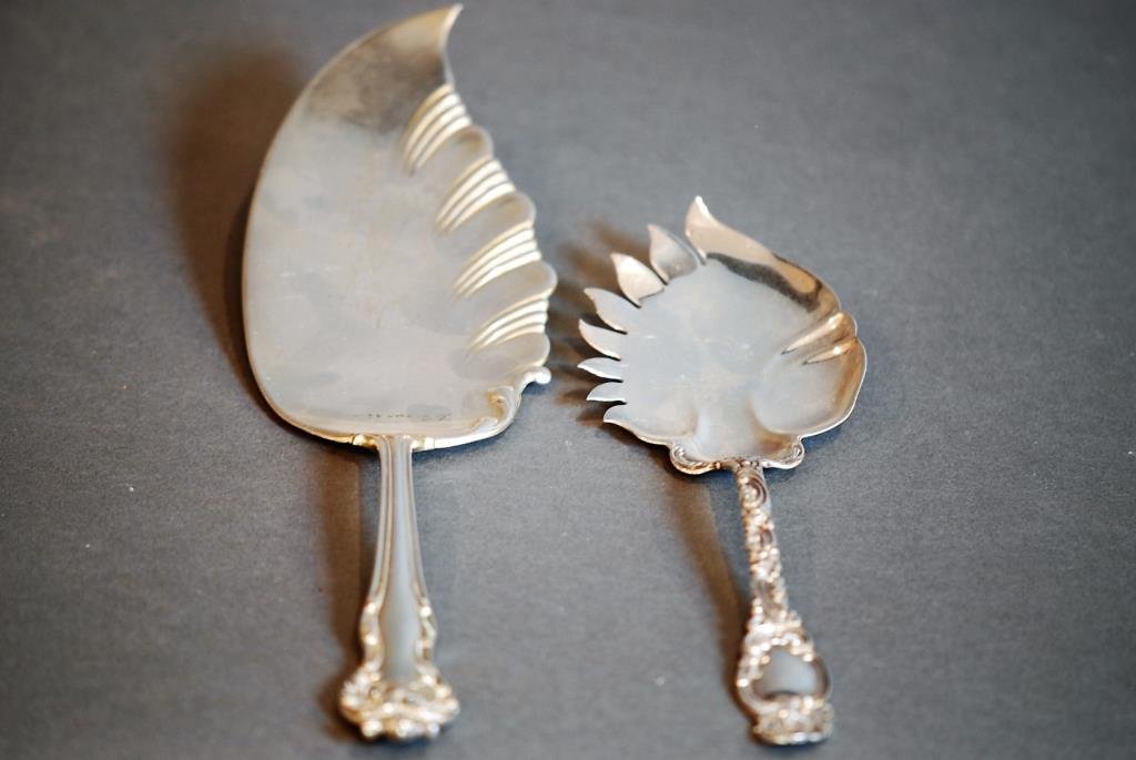 Lot of 2 S.S. Pie Servers (1 of 2)