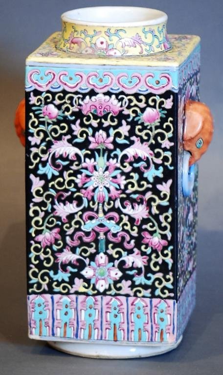 Antique Chinese Export Porcelain Vase (1 of 4)