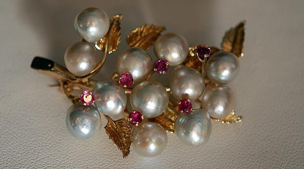 Vintage 14K Flower Form Ladies Pin (1 of 3)