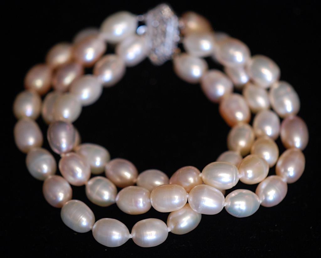 Vintage 8" Cultured Pearl Ladies' Bracelet (1 of 4)