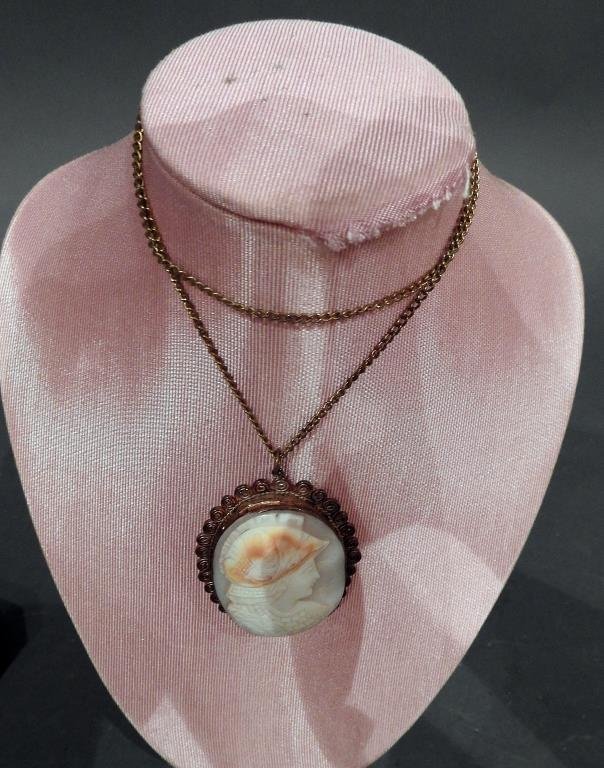 Antique Pendant Necklace (1 of 5)