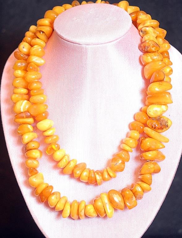 Vintage 32" Ladies' Necklace (1 of 2)