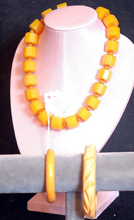 Vintage Ladies' Necklace & Bangle Bracelet (1 of 8)