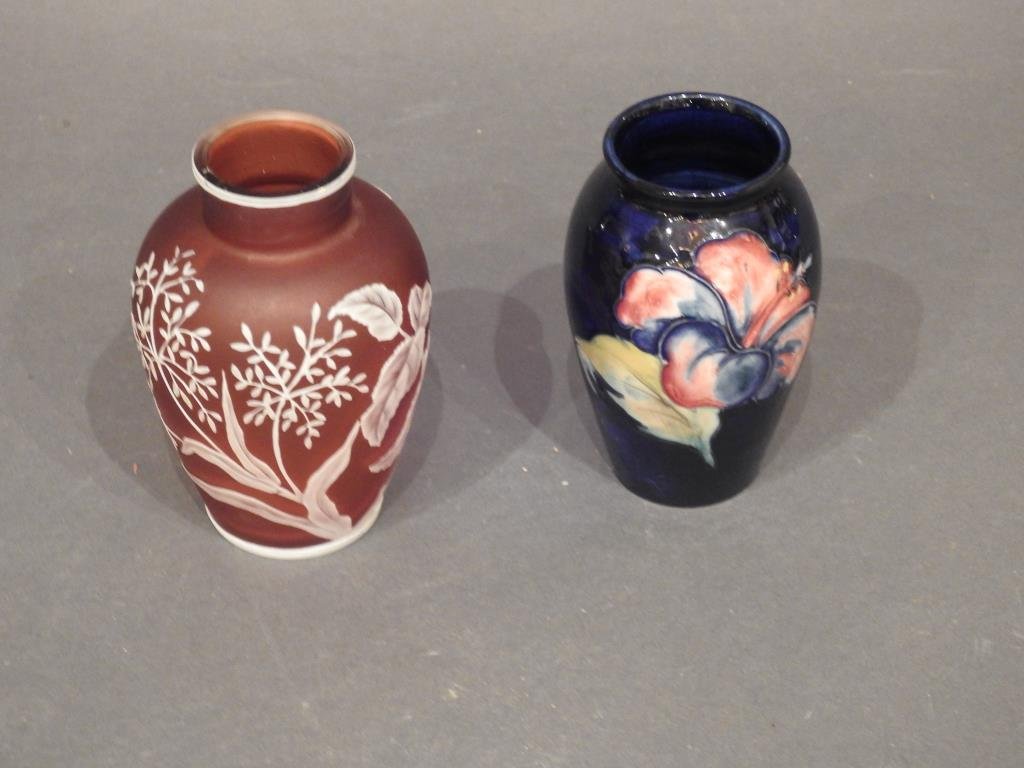 2 Antique unsigned Cabinet Vases (1 of 8)