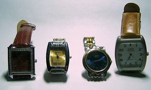4 MAN MANS WATCH LOT GENEVA CITEZEN ESPACO FECHADO: This lot contain 4 mens watches as you can see in the picture, 1 espaco fechado need battery, 1 citizen need battery, 1 geneva need battery, 1 manhattan need battery & 2 small stones, this lot is bein
