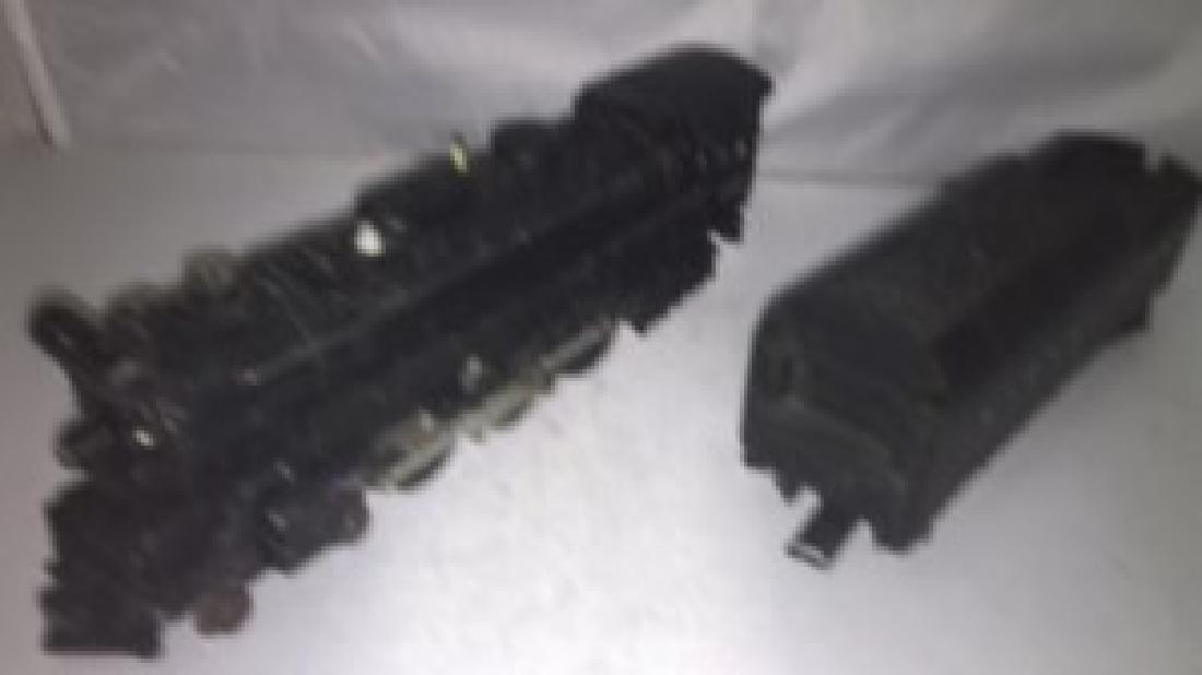 Lionel Postwar 2065 O Gauge Steam Engine and Tender (1 of 4)