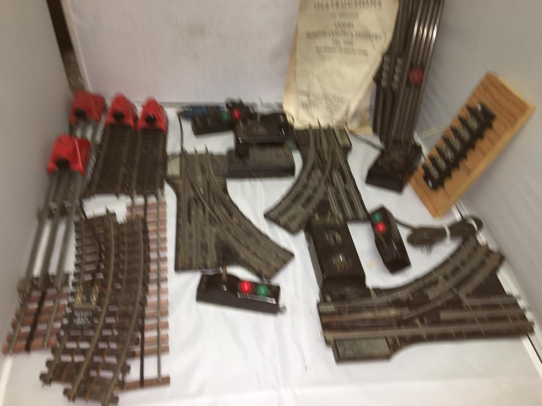 Lionel Postwar O Gauge Switches Plus (1 of 4)