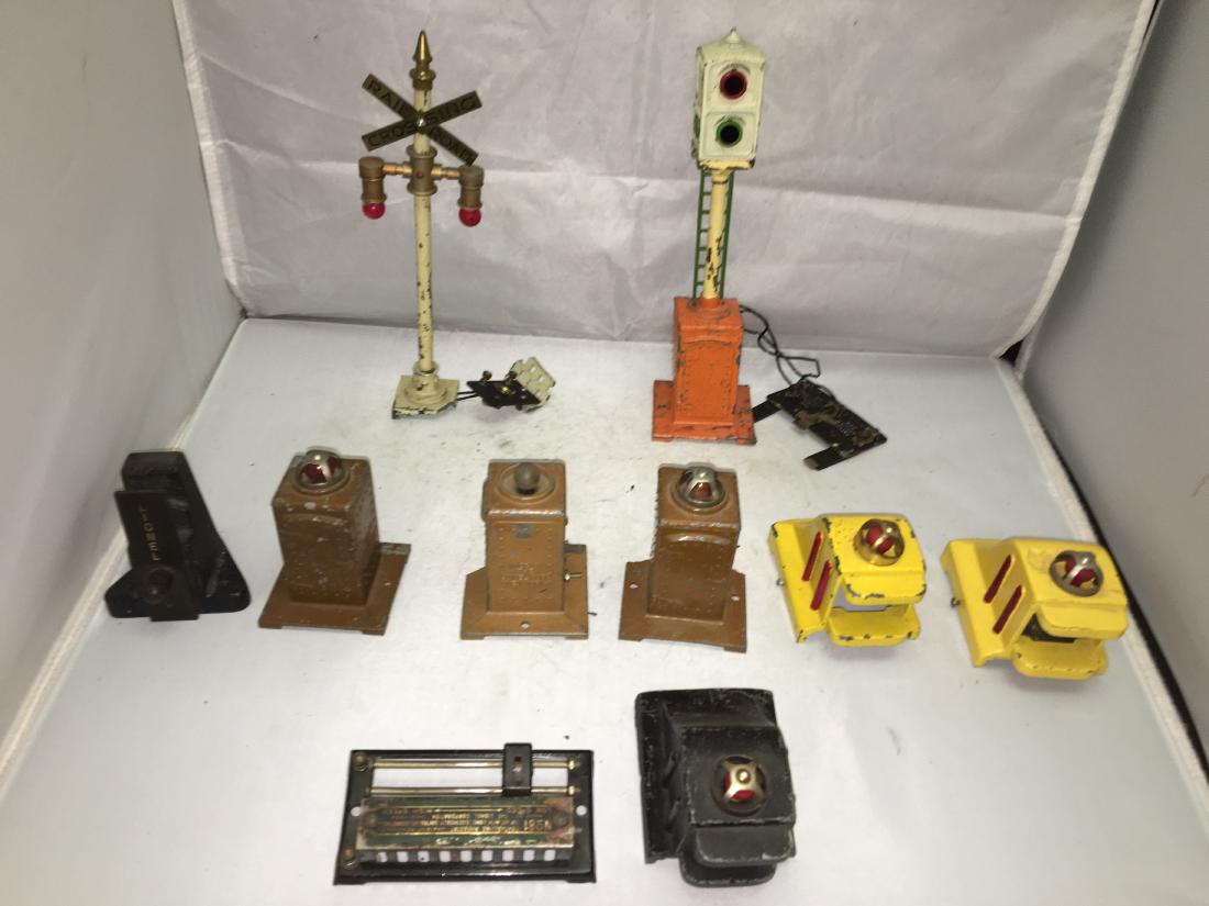 Lionel Prewar Standard Gauge Accessories (1 of 9)