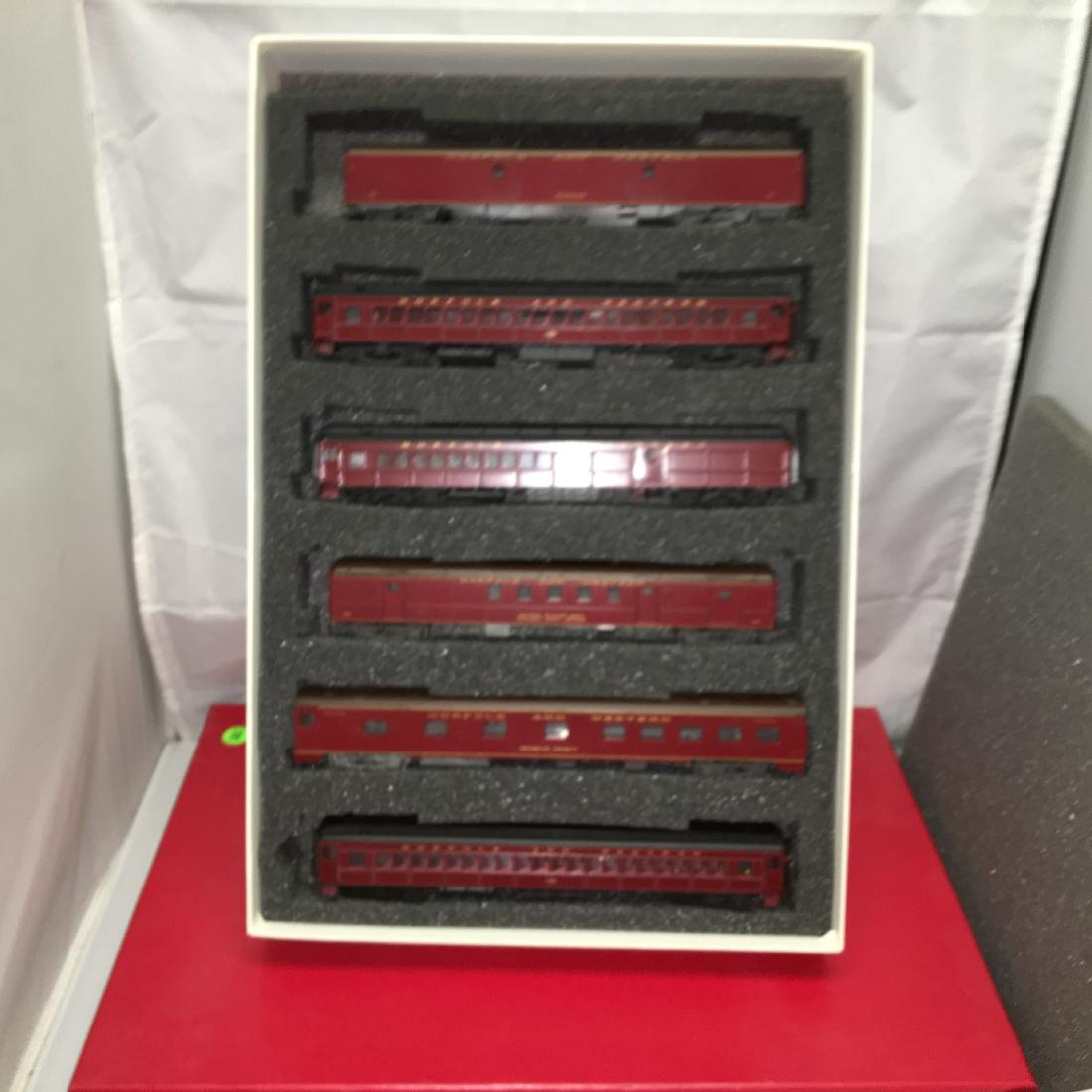 Norfolk and Western HO Scale Passenger Set (1 of 3)