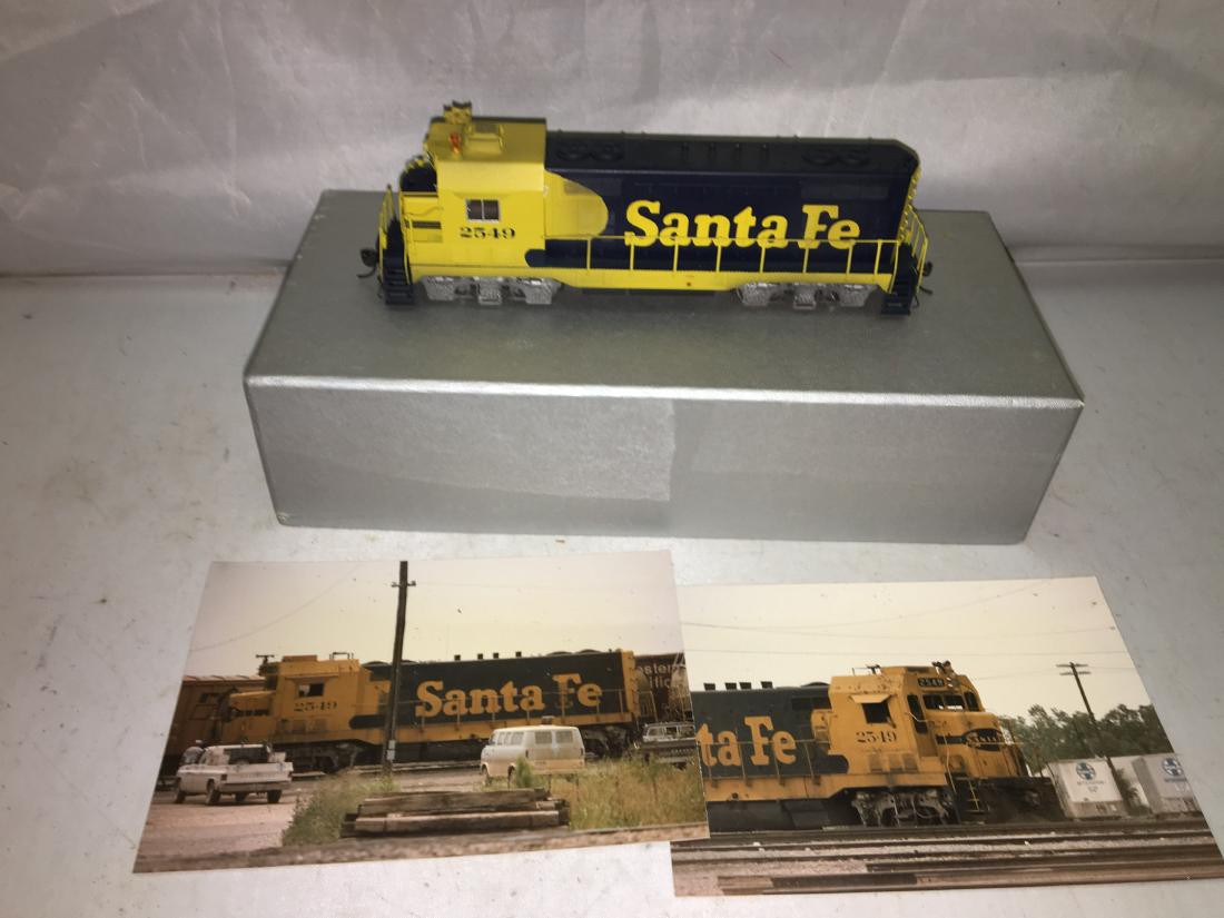 Hallmark Brass SF 2549 HO Scale CF-7 Diesel Engine (1 of 4)