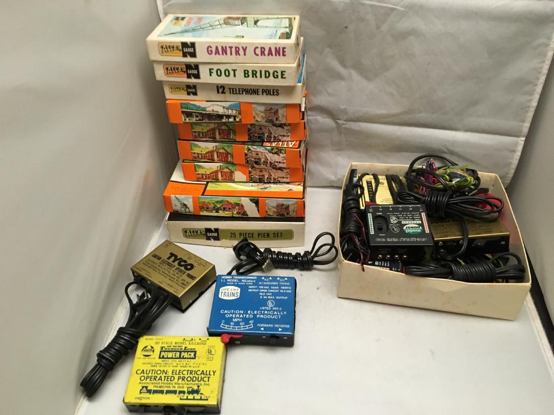 N Scale Accessory Assortment (1 of 6)