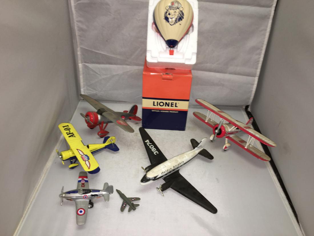 Lionel Licensed O Gauge Metal Aircraft Plus (1 of 5)