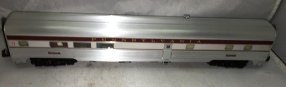 Lionel PRR O Gauge Streamlined Stationsounds Dining Car (1 of 8)